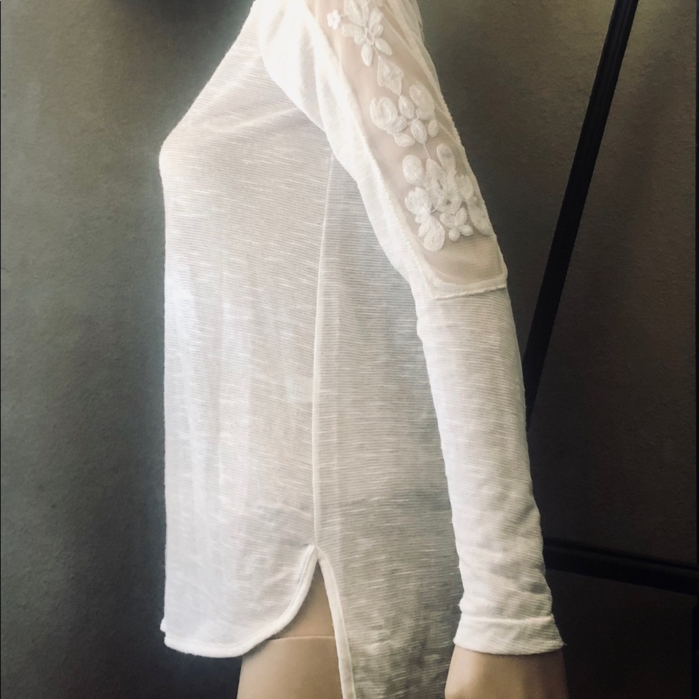 White lacy top - Picture 5 of 7